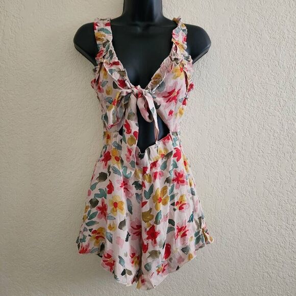 Winston White Alessandra Watercolor Tie Front Romper - Picture 2 of 9